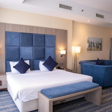 The Castle Premium Hotel Доха Екстериор снимка