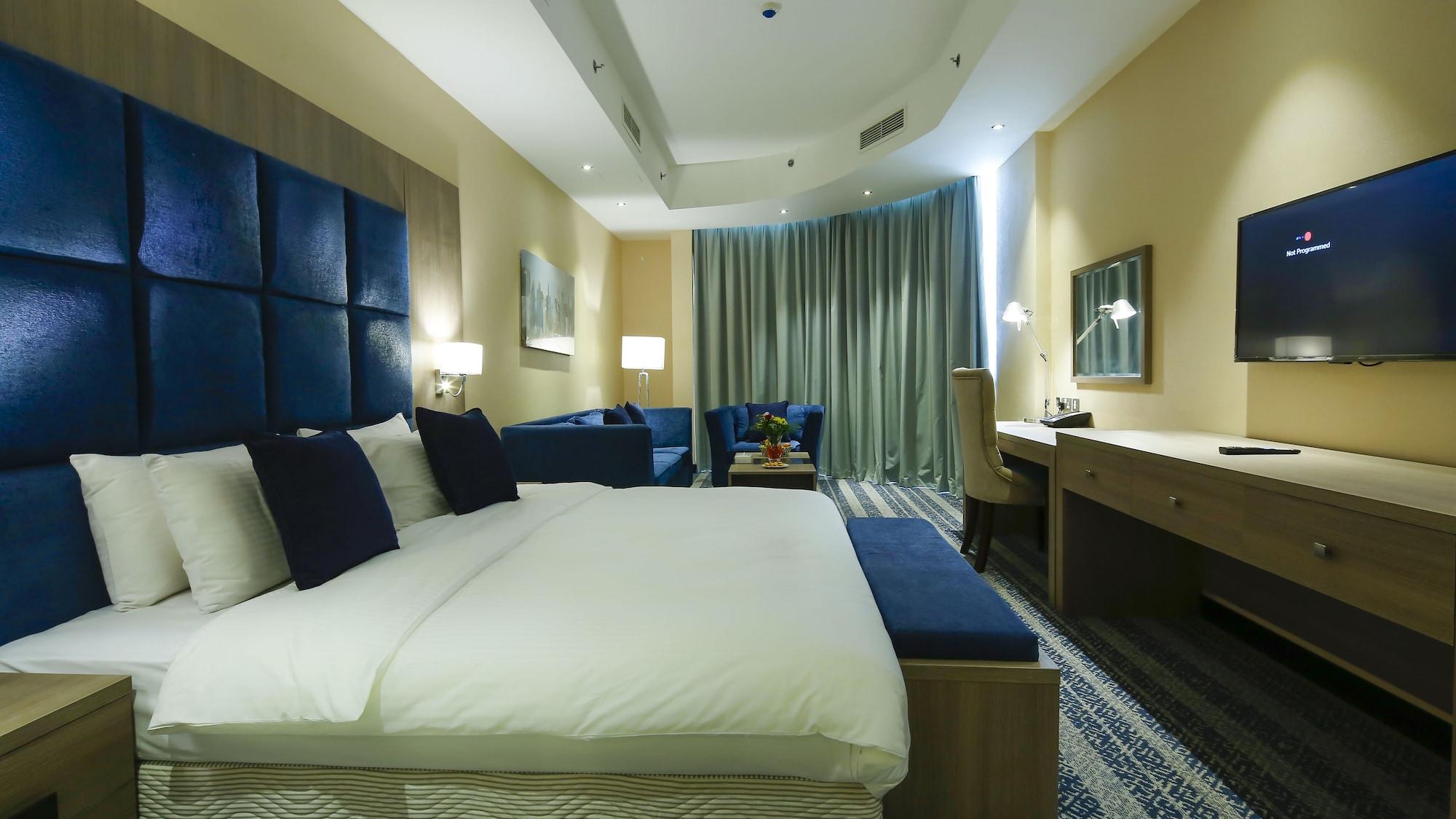 The Castle Premium Hotel Доха Екстериор снимка