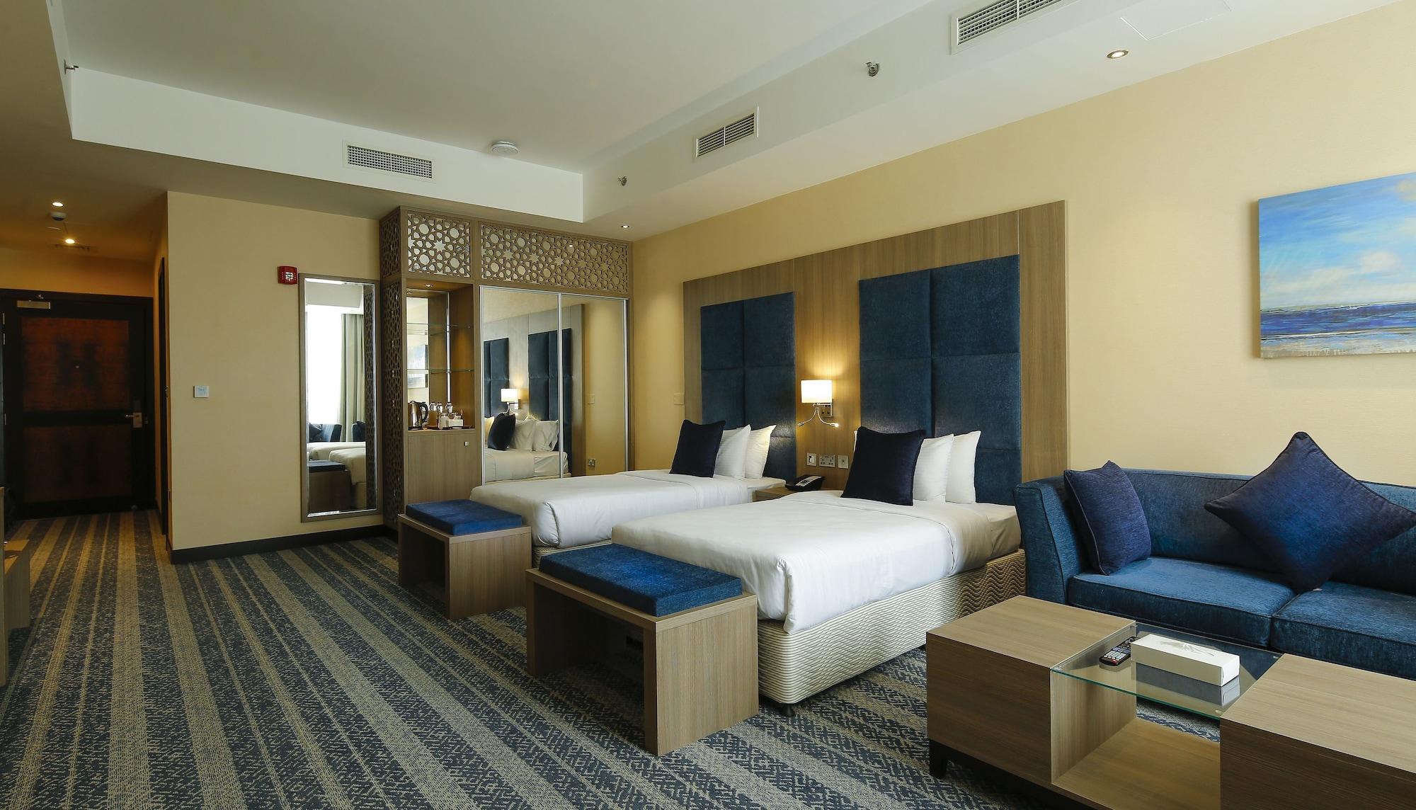 The Castle Premium Hotel Доха Екстериор снимка