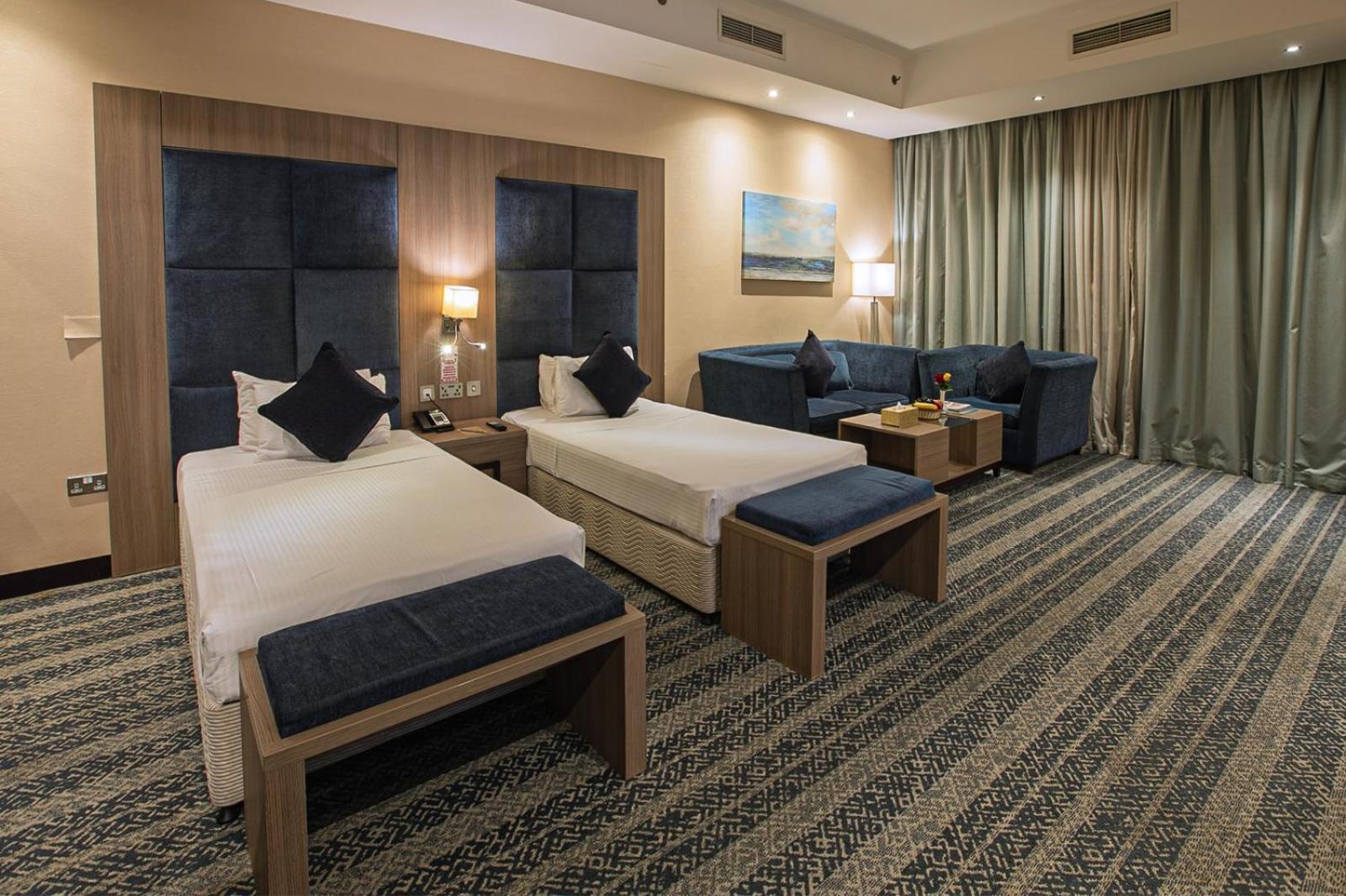 The Castle Premium Hotel Доха Екстериор снимка