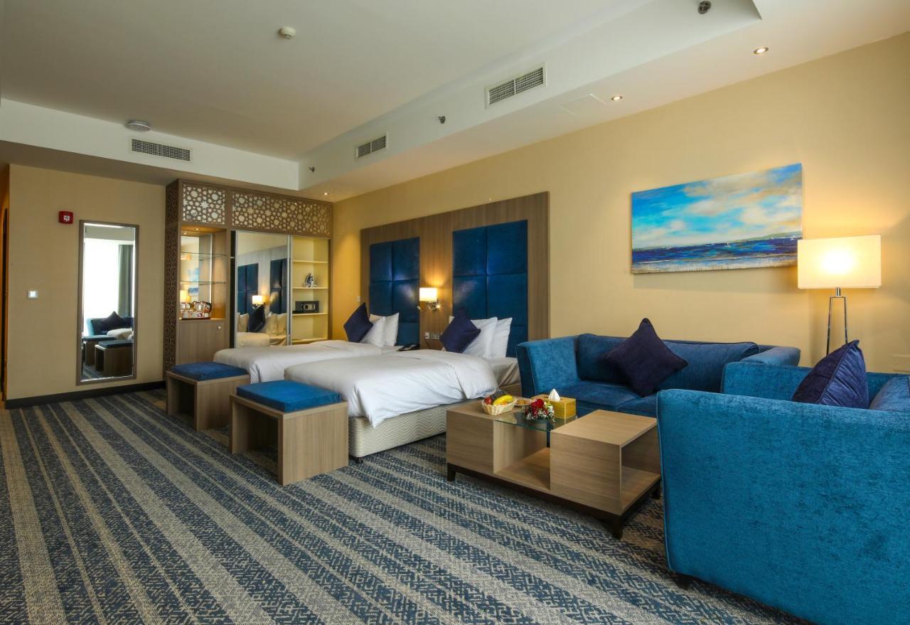 The Castle Premium Hotel Доха Екстериор снимка