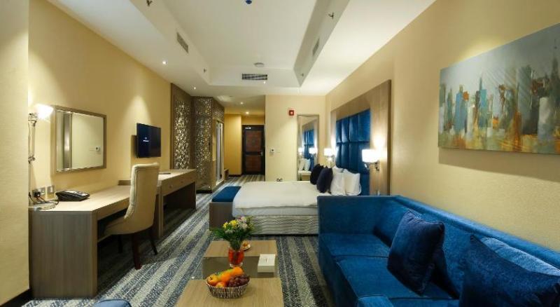 The Castle Premium Hotel Доха Екстериор снимка